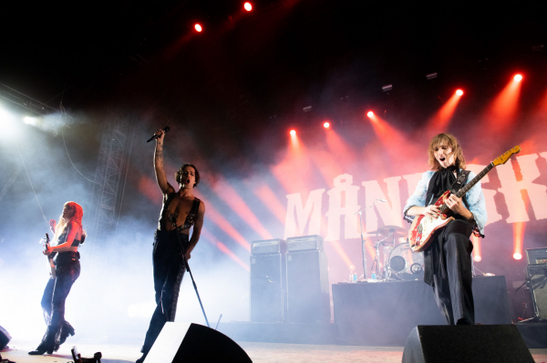dl_beatsnoop_com-1651171470.jpg