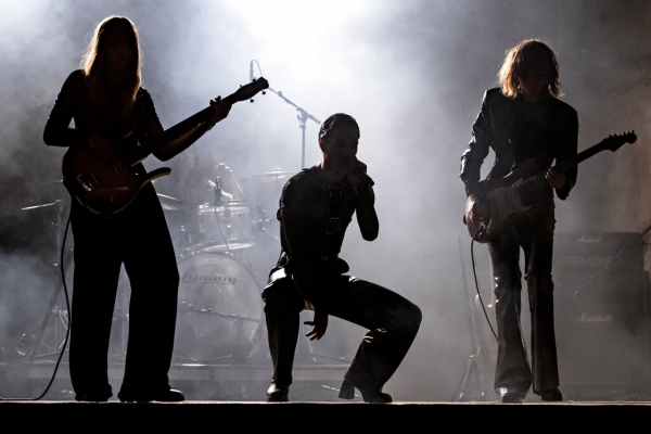 Clique para ver imagem em tamanho real
==============
maneskin_tiktoklive_28729.jpg maneskin_tiktoklive_28729.jpg