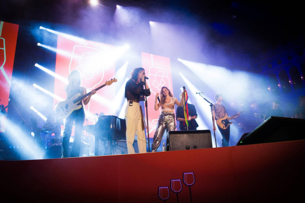 Clique para ver imagem em tamanho real
==============
maneskin_aperol_28729.jpg maneskin_aperol_28729.jpg