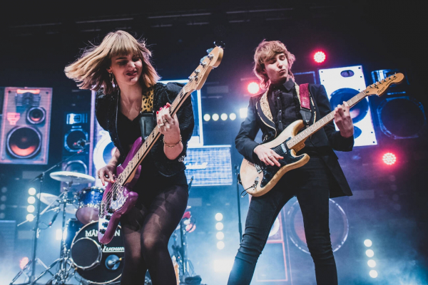 Clique para ver imagem em tamanho real
==============
maneskin_concordia_torino_283029.jpg maneskin_concordia_torino_283029.jpg