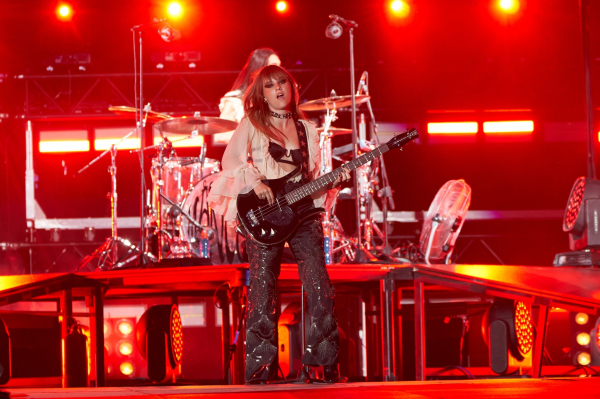 Clique para ver imagem em tamanho real
==============
BGUK_2419338_012.jpg BGUK_2419338_012.jpg