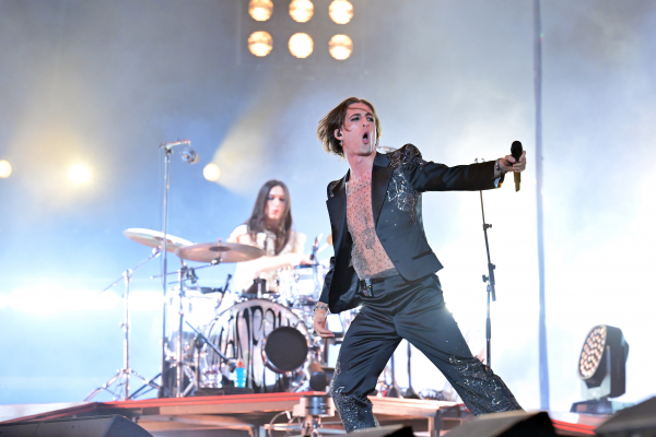 Clique para ver imagem em tamanho real
==============
shutterstock_editorial_Maneskin_in_concert_in_Rome_I_13025143bo.jpg shutterstock_editorial_Maneskin_in_concert_in_Rome_I_13025143bo.jpg