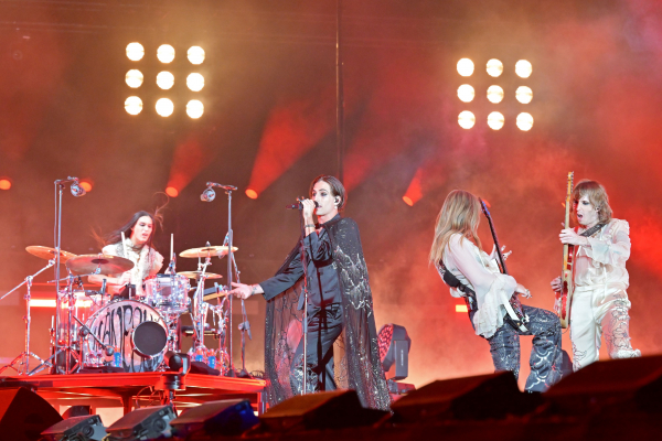 Clique para ver imagem em tamanho real
==============
shutterstock_editorial_Maneskin_in_concert_in_Rome_It_13025143o.jpg shutterstock_editorial_Maneskin_in_concert_in_Rome_It_13025143o.jpg