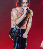 Nome da imagem=ihf_rir_dia08_palco_mundo_maneskin_olivetti-9752_53027258326_o.jpg
Tamanho=4078KB
Dimensão=2001x3000
Data Envio=23/07/2023 ihf_rir_dia08_palco_mundo_maneskin_olivetti-9752_53027258326_o.jpg