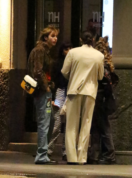 Clique para ver imagem em tamanho real
==============
BGUK_2473882_026.jpg BGUK_2473882_026.jpg