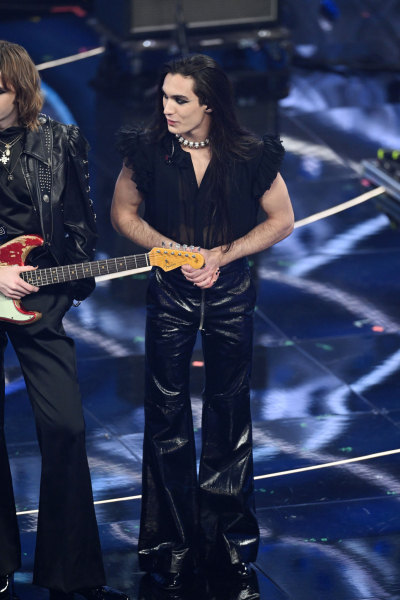 Clique para ver imagem em tamanho real
==============
maneskin_editorial_shitterstock_sanremo_festival_2022_289029.jpg maneskin_editorial_shitterstock_sanremo_festival_2022_289029.jpg