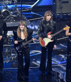 maneskin_editorial_shitterstock_sanremo_festival_2022_282529.jpg