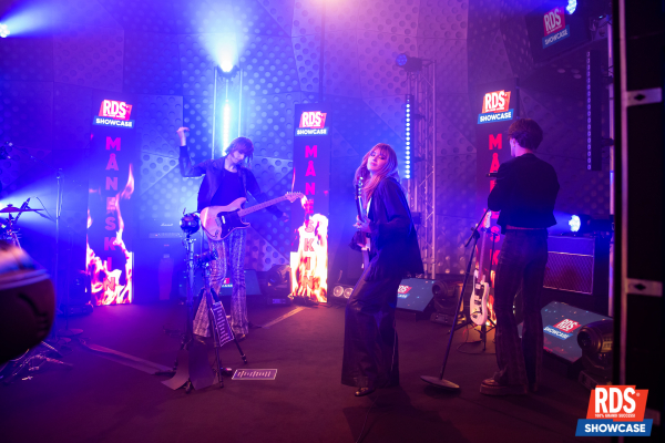 Clique para ver imagem em tamanho real
==============
RDS-SHOWCASE-MANESKIN-4770.jpg RDS-SHOWCASE-MANESKIN-4770.jpg