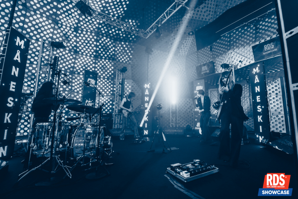 Clique para ver imagem em tamanho real
==============
RDS-SHOWCASE-MANESKIN-4822.jpg RDS-SHOWCASE-MANESKIN-4822.jpg