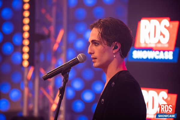 Clique para ver imagem em tamanho real
==============
RDS-SHOWCASE-MANESKIN-6551.jpg RDS-SHOWCASE-MANESKIN-6551.jpg