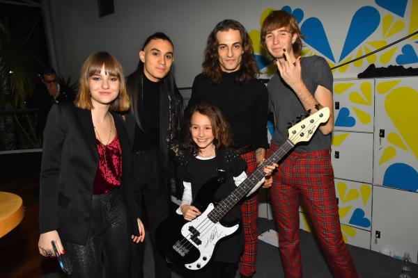 Clique para ver imagem em tamanho real
==============
46728367_2621786087832364_4829135698613239808_n.jpg 46728367_2621786087832364_4829135698613239808_n.jpg