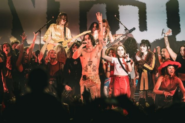 Clique para ver imagem em tamanho real
==============
Colin Newby
 Colin Newby