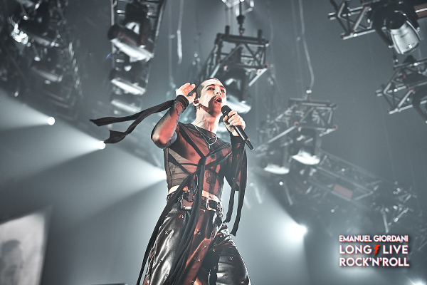 Clique para ver imagem em tamanho real
==============
2023_03_17_Maneskin_Bologna_Emanuel_Giordani_-18.jpg 2023_03_17_Maneskin_Bologna_Emanuel_Giordani_-18.jpg