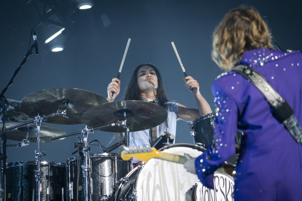 Clique para ver imagem em tamanho real
==============
MEGA961283_Ethan_Torchio_Thom_004.jpg MEGA961283_Ethan_Torchio_Thom_004.jpg