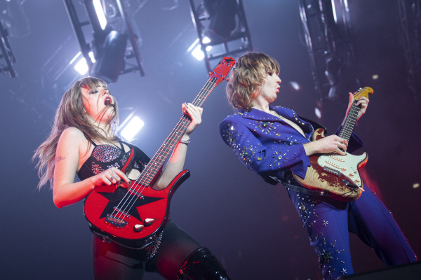 Clique para ver imagem em tamanho real
==============
MEGA961283_Victoria_De_Angeli_032.jpg MEGA961283_Victoria_De_Angeli_032.jpg