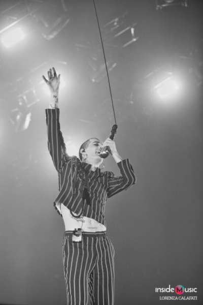 Clique para ver imagem em tamanho real
==============
Maneskin_Napoli_LorenzaCalafati_01.jpg Maneskin_Napoli_LorenzaCalafati_01.jpg