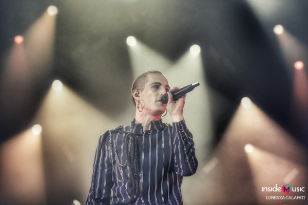 Clique para ver imagem em tamanho real
==============
Maneskin_Napoli_LorenzaCalafati_17.jpg Maneskin_Napoli_LorenzaCalafati_17.jpg