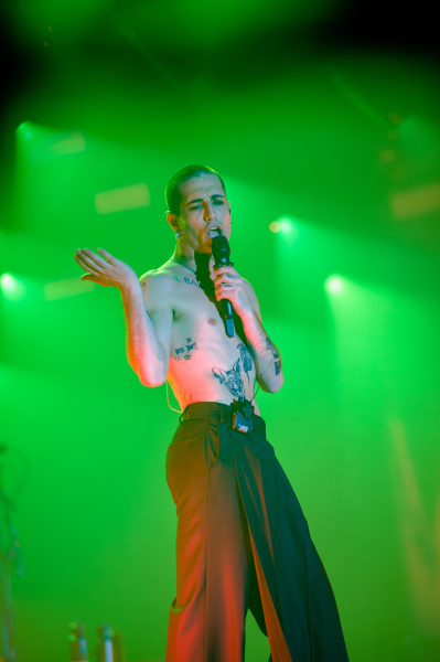 Clique para ver imagem em tamanho real
==============
shutterstock_editorial_Maneskin_In_Concert_In_Bari_I_13854094af.jpg shutterstock_editorial_Maneskin_In_Concert_In_Bari_I_13854094af.jpg