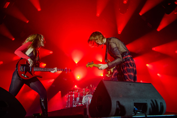 Clique para ver imagem em tamanho real
==============
shutterstock_editorial_Maneskin_In_Concert_In_Bari_It_13854094k.jpg shutterstock_editorial_Maneskin_In_Concert_In_Bari_It_13854094k.jpg