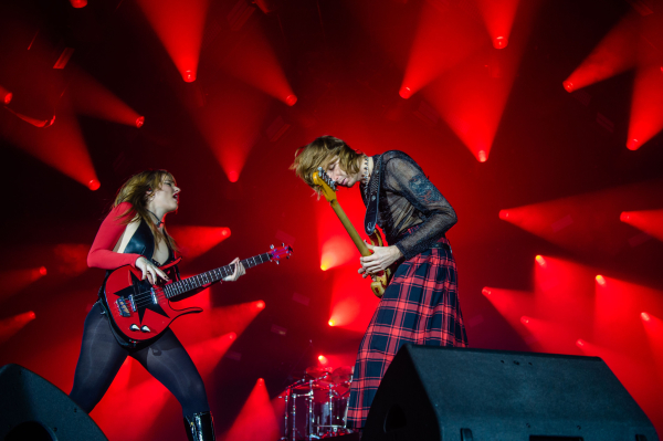 Clique para ver imagem em tamanho real
==============
shutterstock_editorial_Maneskin_In_Concert_In_Bari_It_13854094o.jpg shutterstock_editorial_Maneskin_In_Concert_In_Bari_It_13854094o.jpg