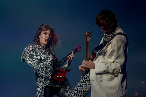 Clique para ver imagem em tamanho real
==============
MEGA993568_The_band_Maneskin_010.jpg MEGA993568_The_band_Maneskin_010.jpg