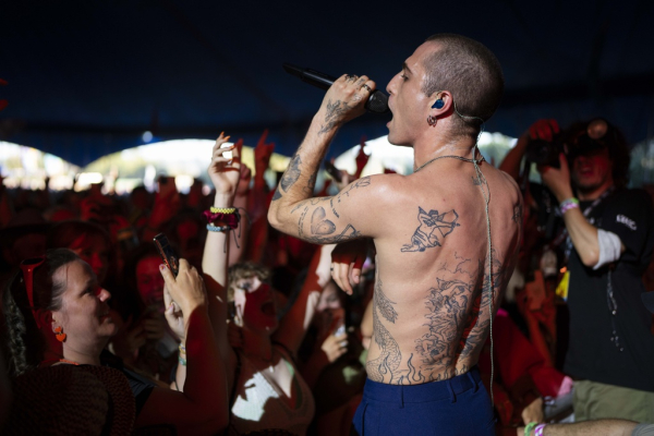 Clique para ver imagem em tamanho real
==============
Damiano_Glastonbury.jpg Damiano_Glastonbury.jpg