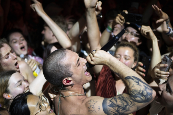 Clique para ver imagem em tamanho real
==============
Damiano_Glastonbury_2.jpg Damiano_Glastonbury_2.jpg