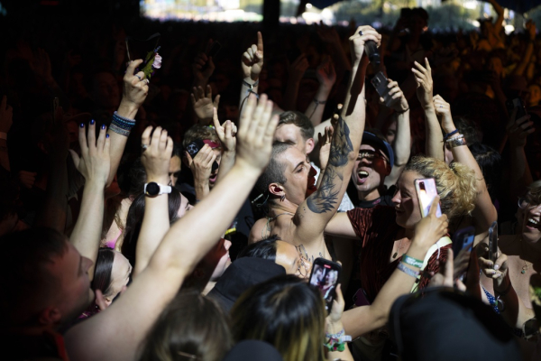 Clique para ver imagem em tamanho real
==============
Damiano_Glastonbury_3.jpg Damiano_Glastonbury_3.jpg