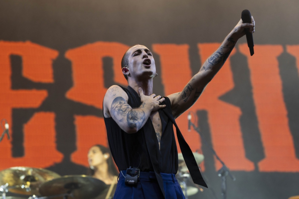 Clique para ver imagem em tamanho real
==============
Damiano_Glastonbury_6.jpg Damiano_Glastonbury_6.jpg