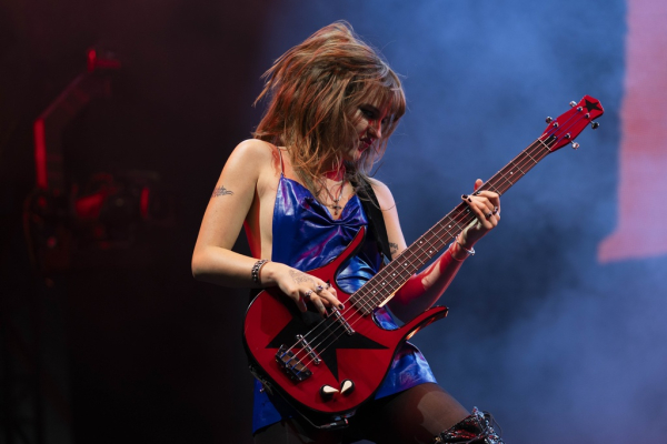 Clique para ver imagem em tamanho real
==============
Victoria_Glastonbury_3.jpg Victoria_Glastonbury_3.jpg