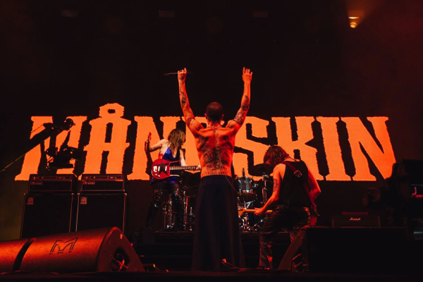 Clique para ver imagem em tamanho real
==============
Patrick Gunning / Dork
 Patrick Gunning / Dork