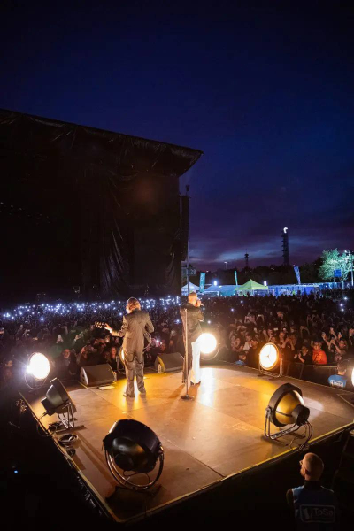 Clique para ver imagem em tamanho real
==============
© Ulrich Stamm
 © Ulrich Stamm