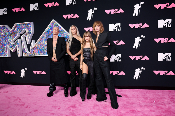2023-09-12T232406Z_658865394_HP1EJ9C1T033J_RTRMADP_3_AWARDS-MTV-VMA.JPG
