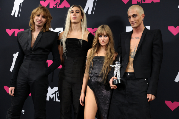 2023-09-13T034010Z_175976558_HP1EJ9D0A6UE0_RTRMADP_3_AWARDS-MTV-VMA.JPG