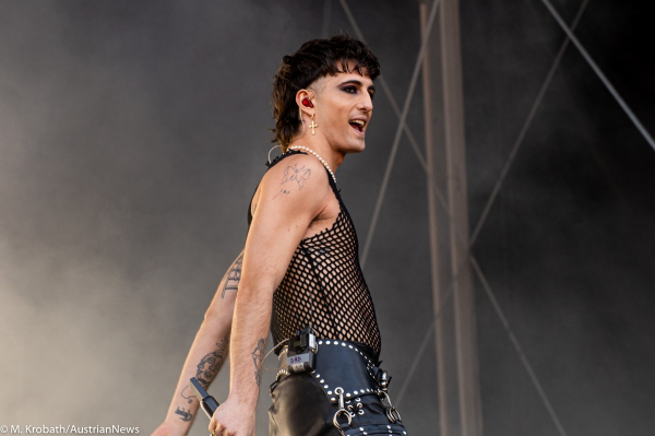 Clique para ver imagem em tamanho real
==============
mneskin_-2_51463311997_o.jpg mneskin_-2_51463311997_o.jpg