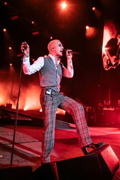 Clique para ver imagem em tamanho real
==============
shutterstock_editorial_Maneskin_Damiano_David_in_conc_14133912f.jpg shutterstock_editorial_Maneskin_Damiano_David_in_conc_14133912f.jpg