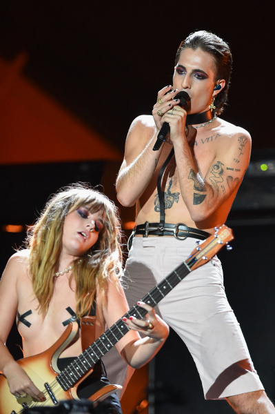 Clique para ver imagem em tamanho real
==============
maneskin_globalcitizen2021_283329.jpg maneskin_globalcitizen2021_283329.jpg