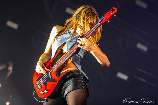 © Raven Divito / rockinshots
