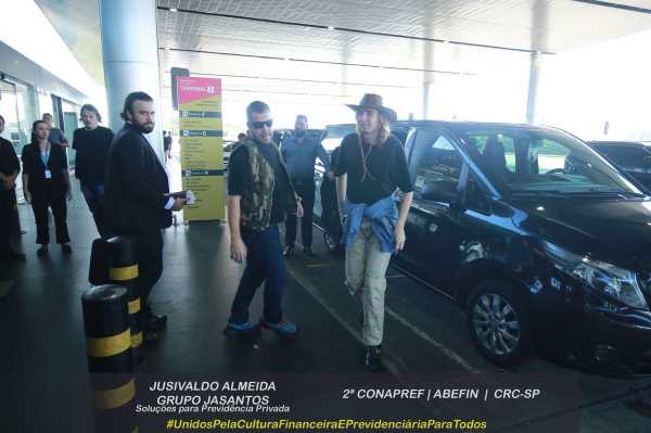 Clique para ver imagem em tamanho real
==============
MEGA1055731_Thomas_Raggi_Mane_003.jpg MEGA1055731_Thomas_Raggi_Mane_003.jpg