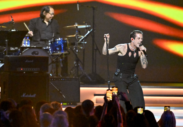 Clique para ver imagem em tamanho real
==============
shutterstock_editorial_MusiCares_14328410BX.jpg shutterstock_editorial_MusiCares_14328410BX.jpg