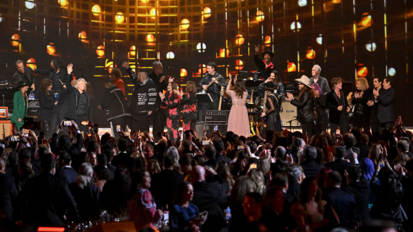 Clique para ver imagem em tamanho real
==============
shutterstock_editorial_MusiCares_14328410DN.jpg shutterstock_editorial_MusiCares_14328410DN.jpg