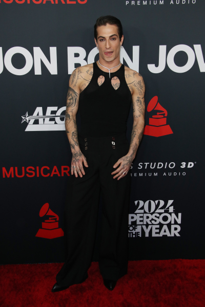 Clique para ver imagem em tamanho real
==============
shutterstock_editorial_MusiCares_14328408QZ.jpg shutterstock_editorial_MusiCares_14328408QZ.jpg