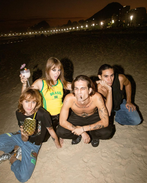 Clique para ver imagem em tamanho real
==============
Snapinsta_app_305686562_449715147198963_7300320797600385657_n_1080.jpg Snapinsta_app_305686562_449715147198963_7300320797600385657_n_1080.jpg