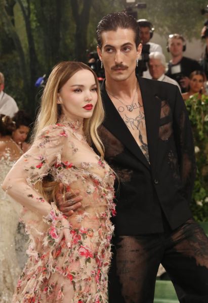 Clique para ver imagem em tamanho real
==============
shutterstock_editorial_MetGala_14465640gn_28129.jpg shutterstock_editorial_MetGala_14465640gn_28129.jpg