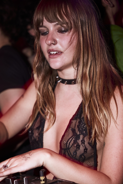02.jpg
