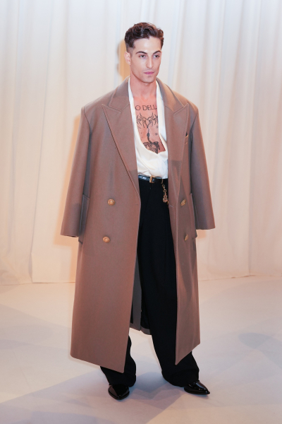 Clique para ver imagem em tamanho real
==============
shutterstock_editorial_Balmain_show_Front_Row_Spring_Summer_2025_Pa_14740948Q.jpg shutterstock_editorial_Balmain_show_Front_Row_Spring_Summer_2025_Pa_14740948Q.jpg