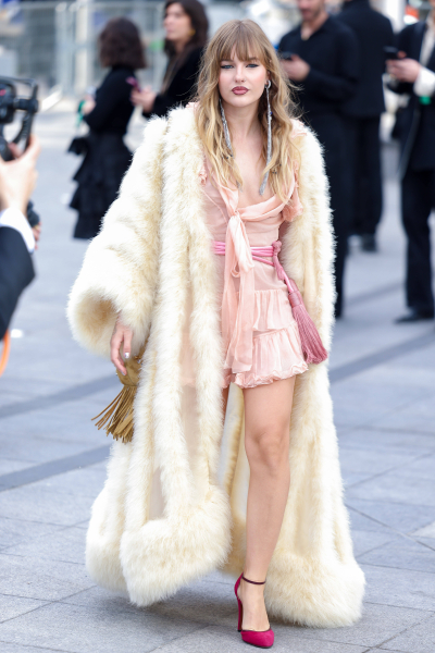 shutterstock_editorial_PARIS_Valentino_Vip_Arrivals_15186555BS.jpg