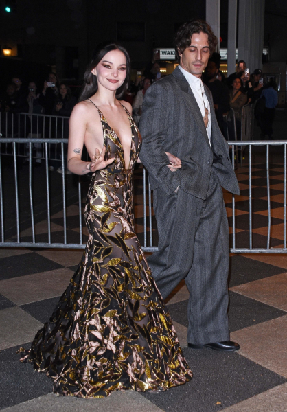 Clique para ver imagem em tamanho real
==============
BGUK_3407284_011.jpg BGUK_3407284_011.jpg