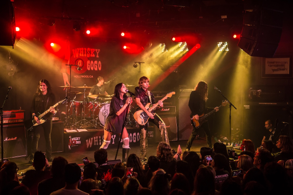 Clique para ver imagem em tamanho real
==============
thomas-raggi-whisky-a-go-go-5.jpg thomas-raggi-whisky-a-go-go-5.jpg