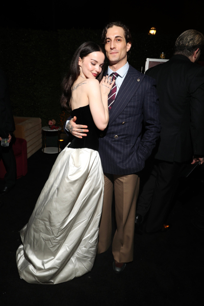 Clique para ver imagem em tamanho real
==============
maneskingallery_28229.jpg maneskingallery_28229.jpg